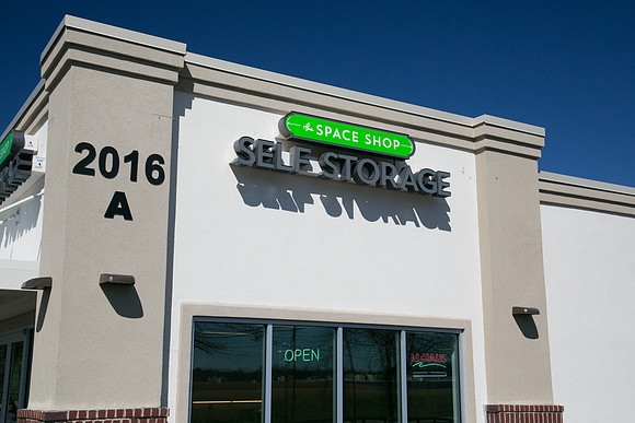 Space Shop-1