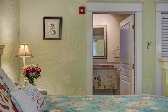 Guest Room 3-8