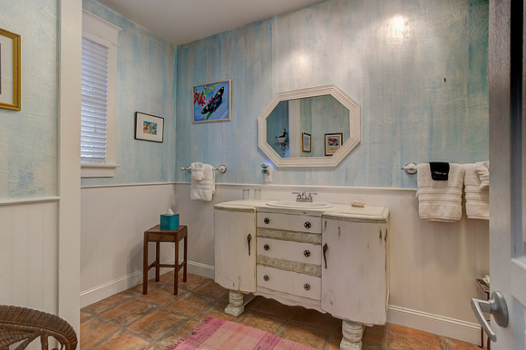 Guest Room 1-14
