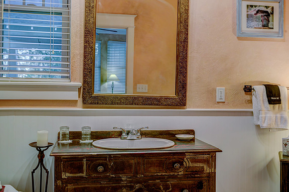 Guest Room 6-9
