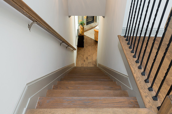 Landing - Upper Level-2