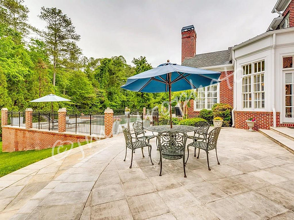 Patio 1B
