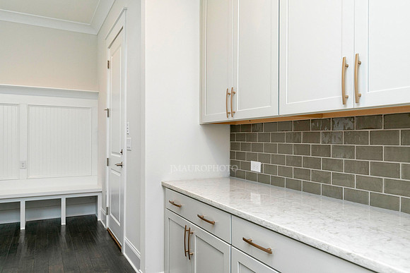Mudroom-Pocket Office-1