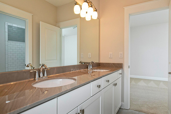 Bathroom 2-2
