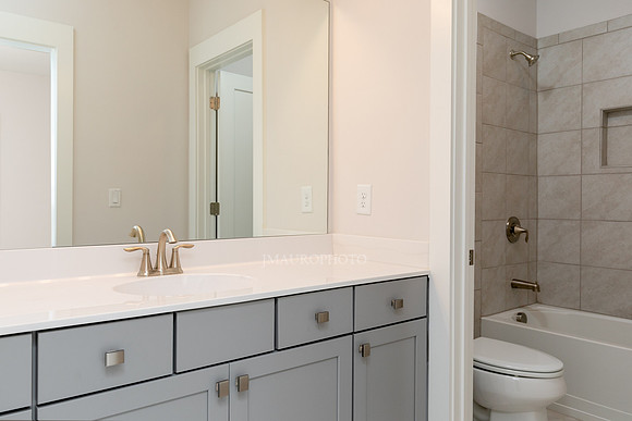 Junior Suite Bath-1