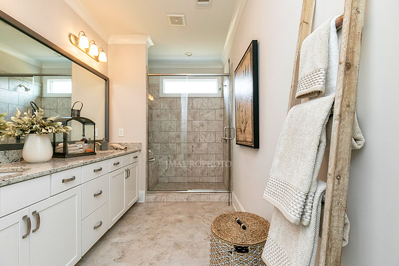Owner's Bath-3