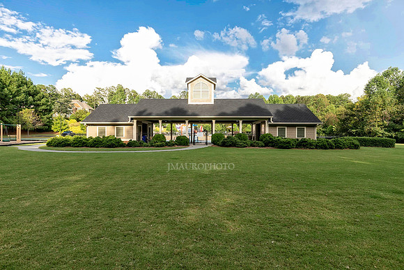 Poolhouse-1
