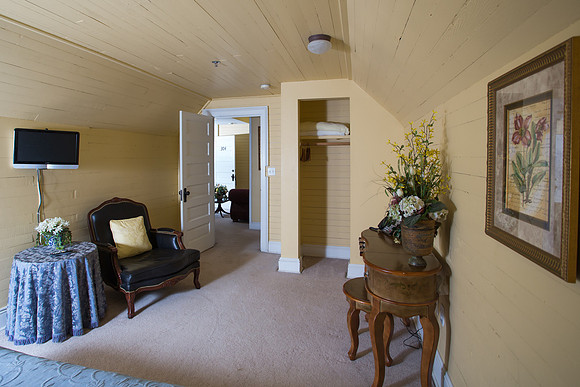 Suite 304-3