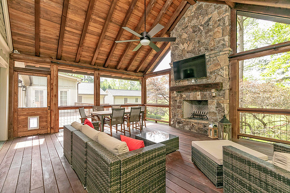 Screened Porch-2