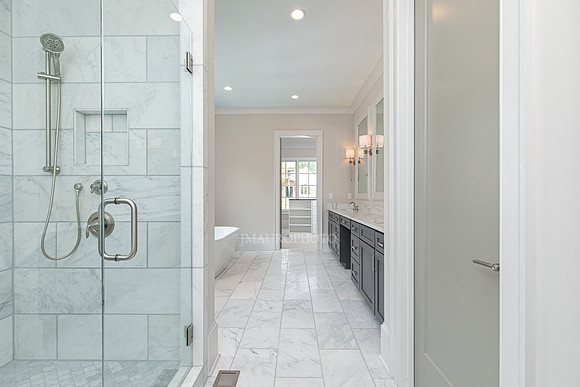Owner's Bathroom-1