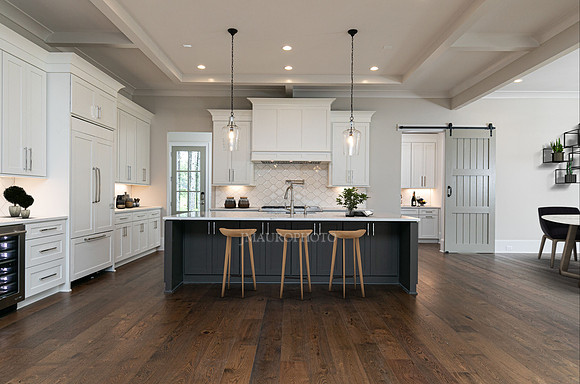 Kitchen-1-staged