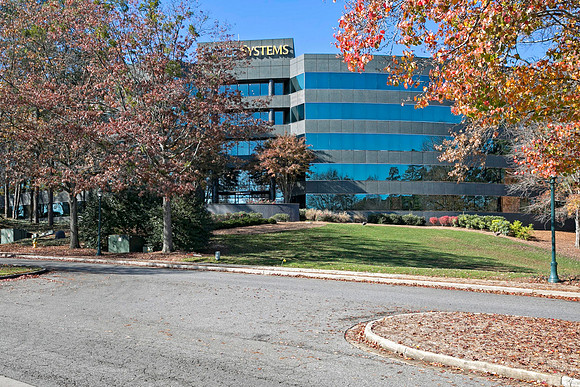 1200 Ashwood Pkwy-6