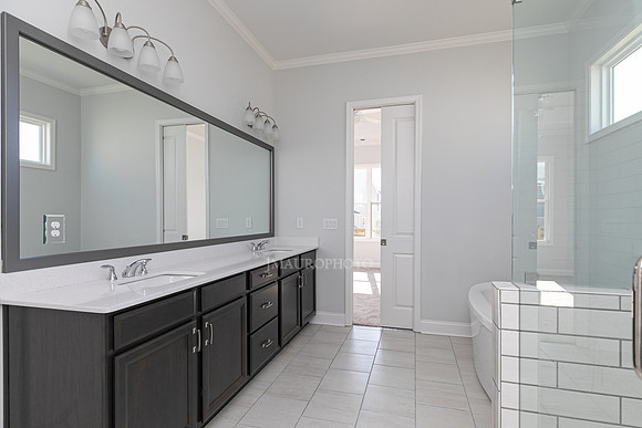 Owner's Bath-7-2