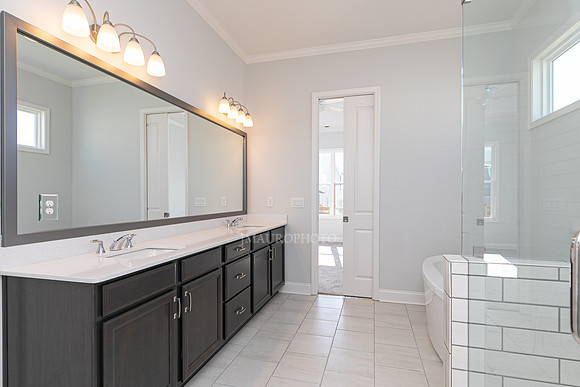 Owner's Bath-9