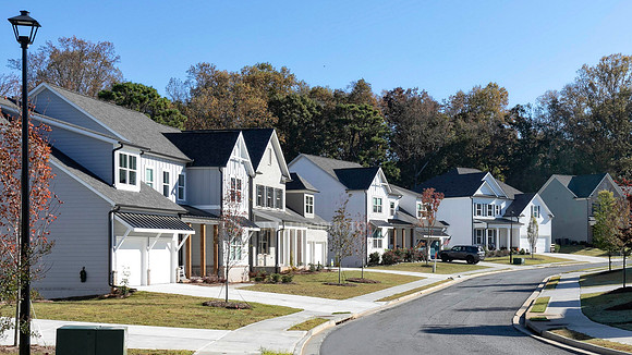 Edgewater Streetscape-2