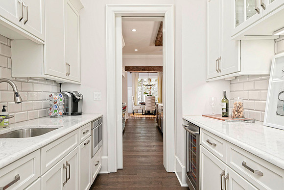 Butler's Pantry-1