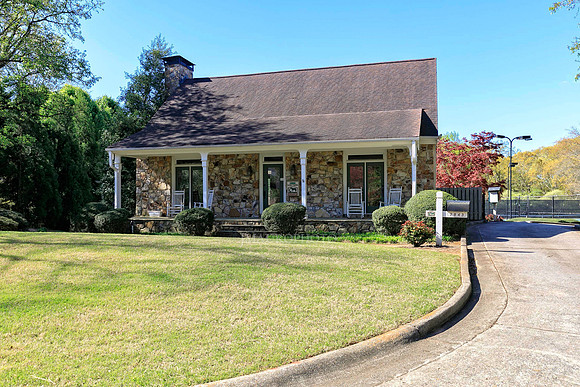 Clubhouse-1