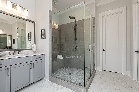 Owner's Bath-2