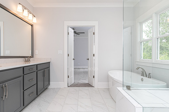 Owner's Bath-4
