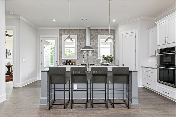 Kitchen-1-staged