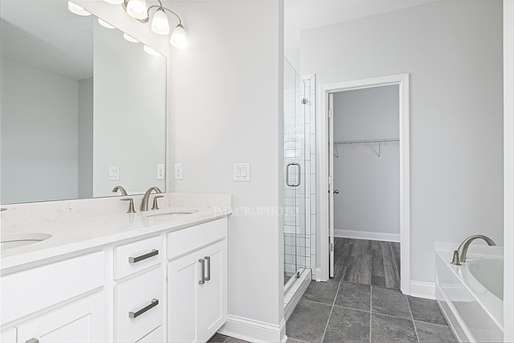 Owner's Bath-10