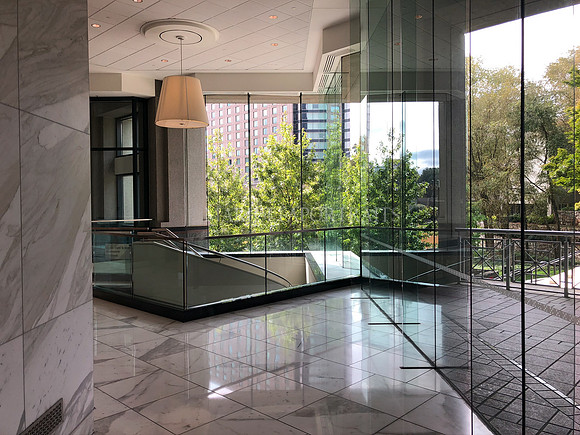 Lobby-4857