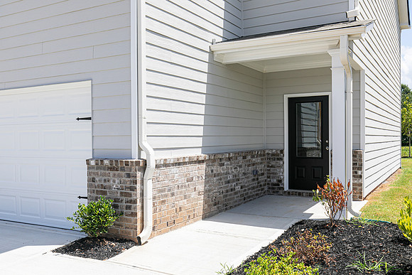 Covered Porch-3044