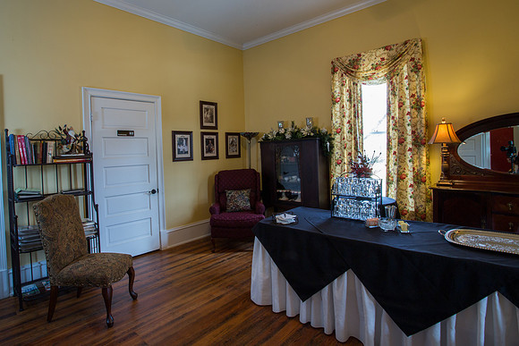 Serving Room 2-2
