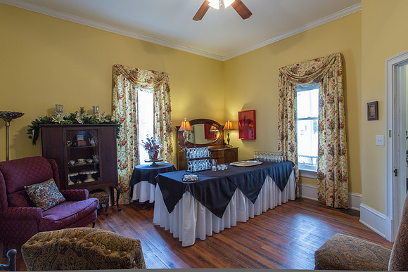 Serving Room 2-1