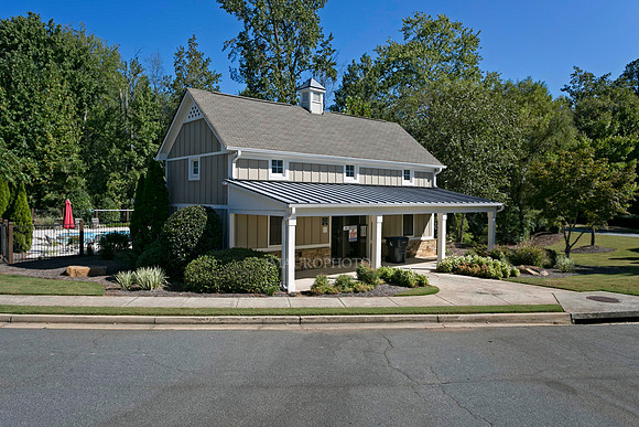 Clubhouse 1-2