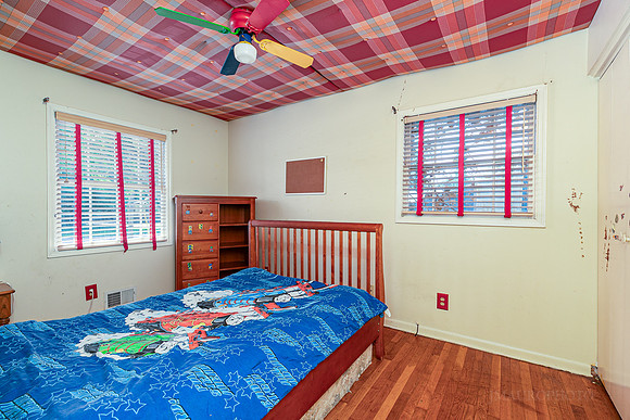 2381 Carolyn Dr-19