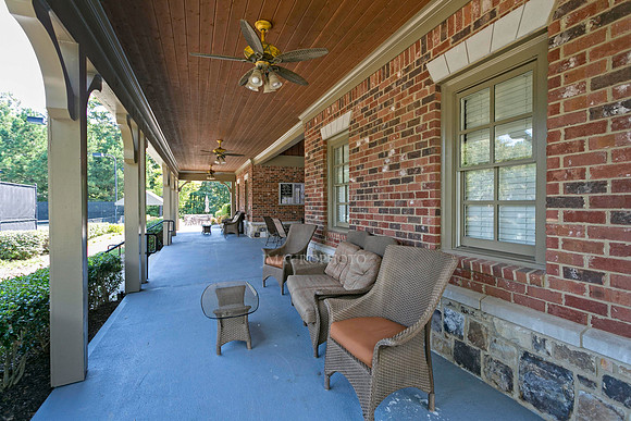 Clubhouse-1