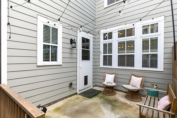 383 Summerhour St-29