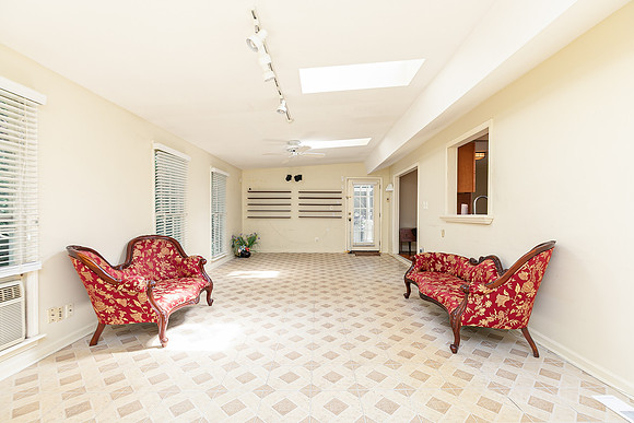 2381 Carolyn Dr-15