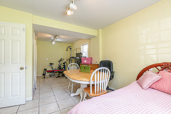2381 Carolyn Dr-21