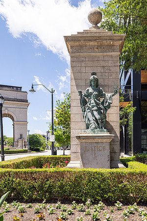 Millennium Gate-1