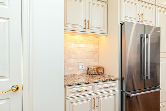 Belmont Crest Kitchen-16
