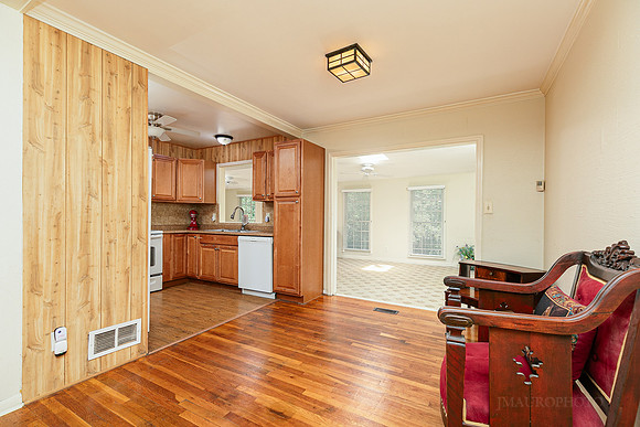 2381 Carolyn Dr-9