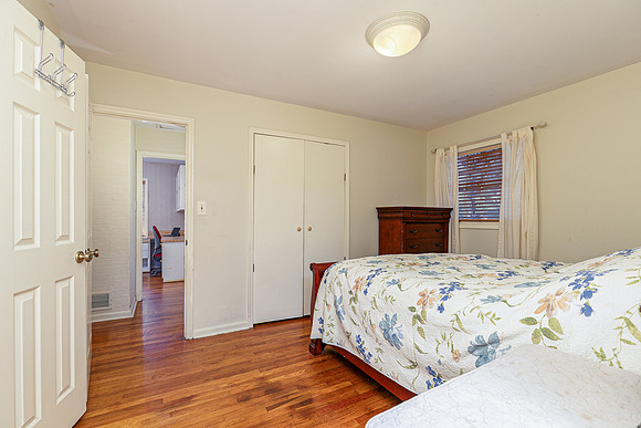 2381 Carolyn Dr-18