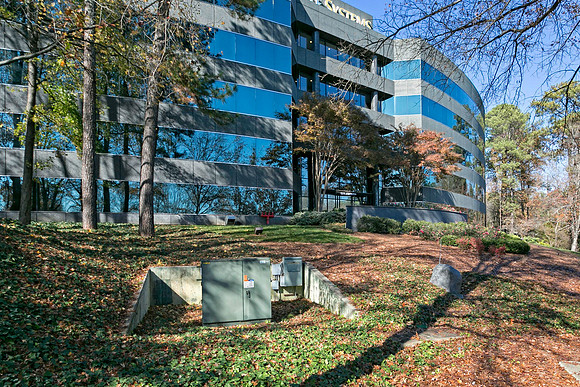 1200 Ashwood Pkwy-10