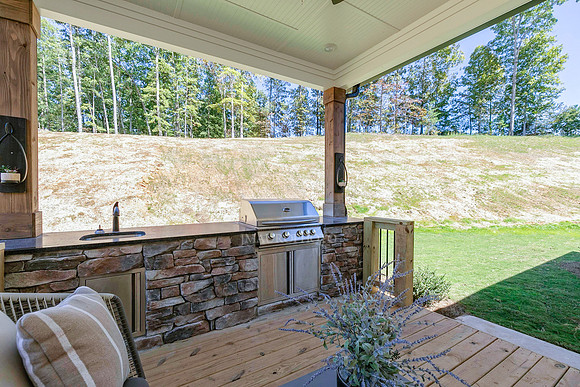 Covered Patio-2