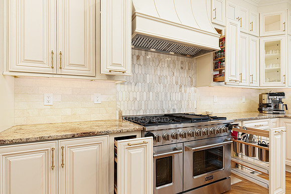 Belmont Crest Kitchen-13