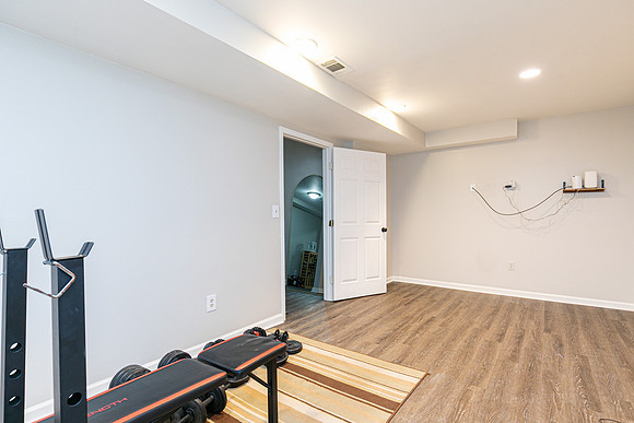 1418 Winborn Cir-40