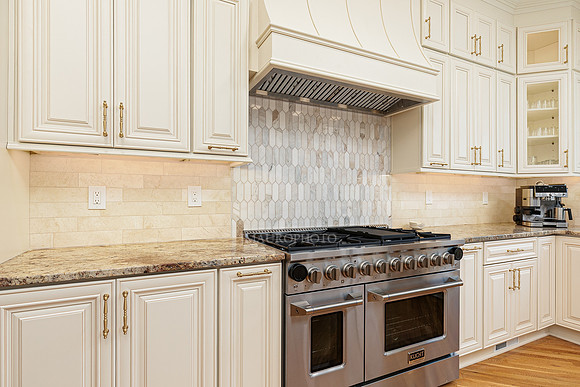 Belmont Crest Kitchen-12