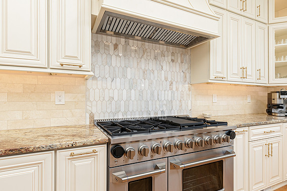 Belmont Crest Kitchen-11