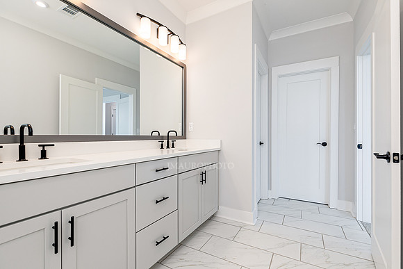 Owner's Bath-2